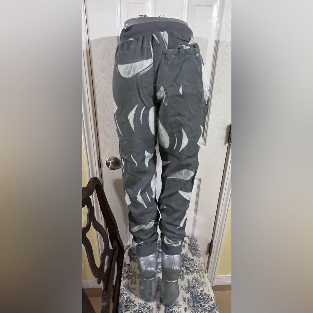 Lululemon City Jogger - Picture 7 of 13